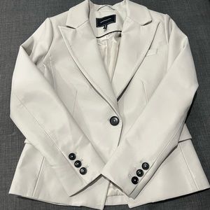 BCBGMAXAZRIA size small in very light gray